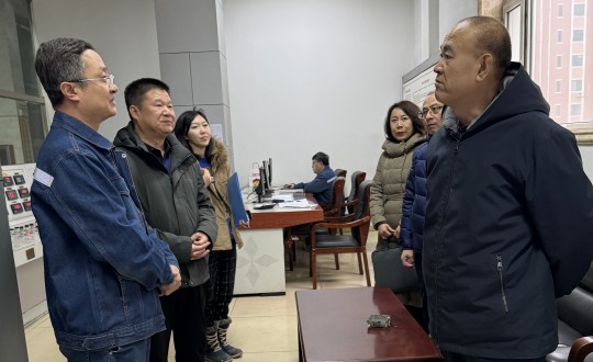2024年1月17日，區(qū)人大常委會(huì)副主任徐景寶一行蒞臨供熱總公司調(diào)研走訪_副本.jpg